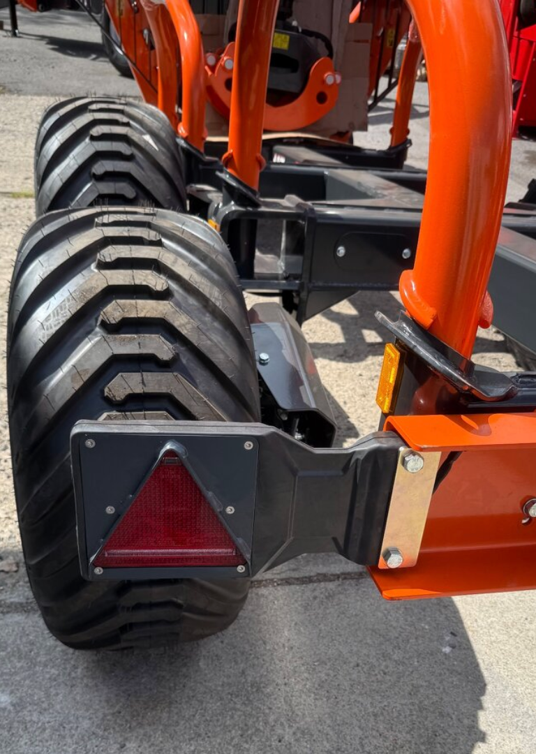 Vyvažecí vlek vyvažečka, vývozka MTM 10T Ruka 6.6m - 7