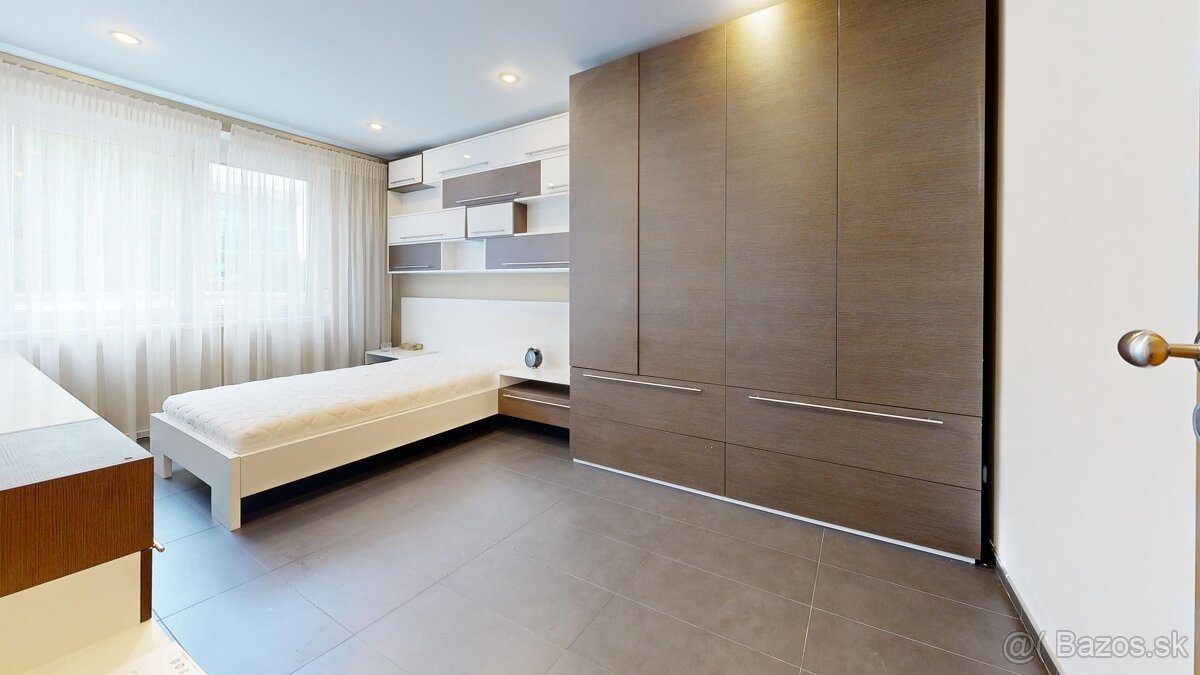 NA PREDAJ VEĽKÝ RODINNÝ DOM SENICA - 7