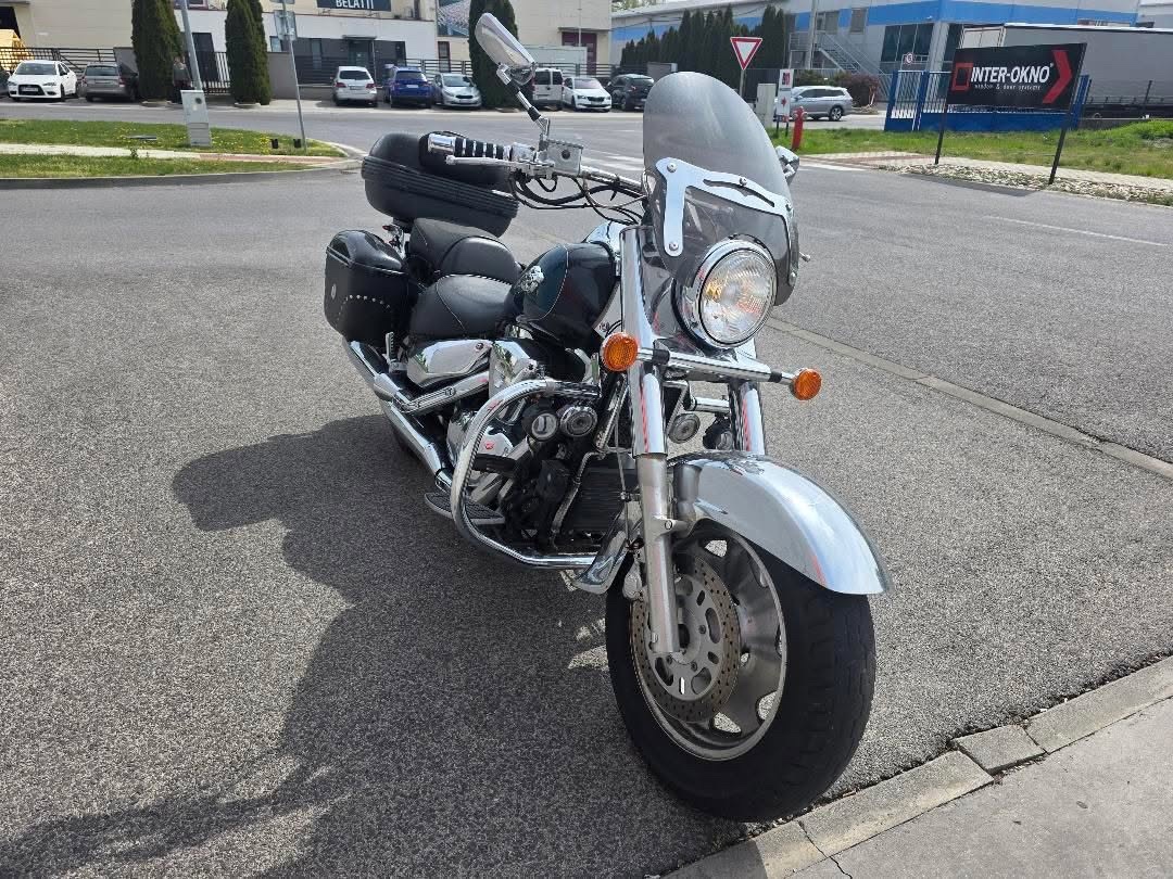 Suzuki Intruder 1500 - 7