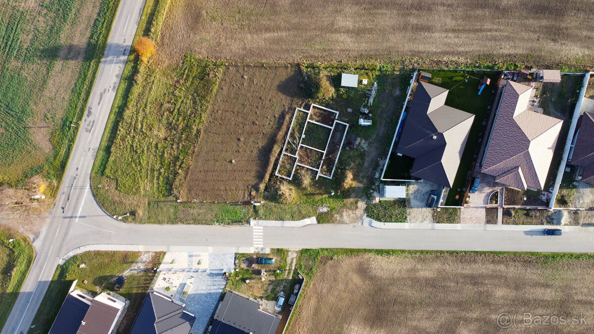 Na predaj stavebný pozemok so základovou doskou v Dolnom Vin - 7