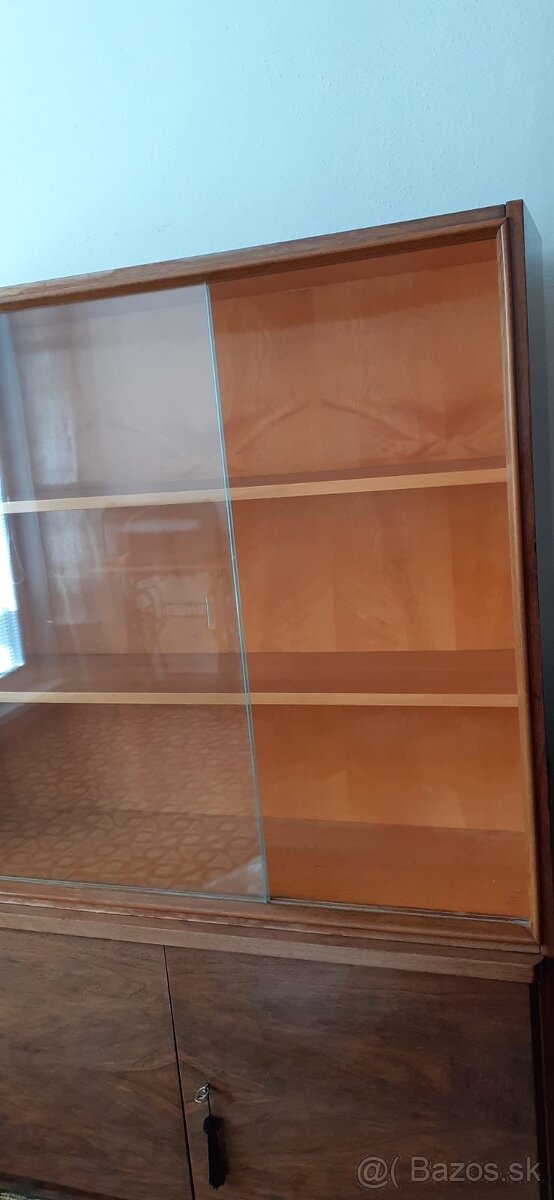 Darujem starší gauč a nábytok - 7