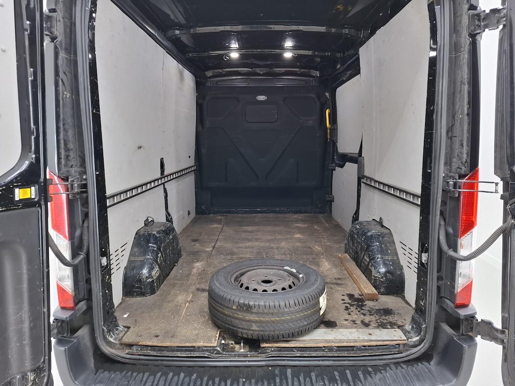 Ford Transit L2H2, 3- místné - 7