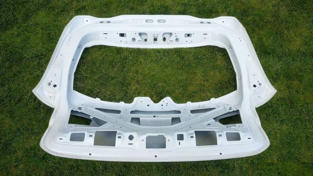 Mercedes B - class W247 2018 - zadna kapota dvere veko kufor - 7