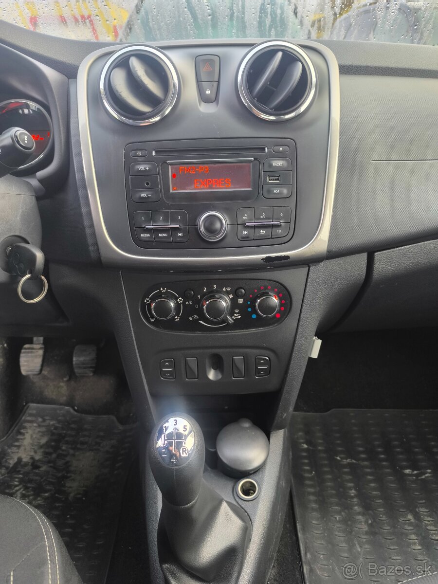 Dacia Sandero 1.2 - 7