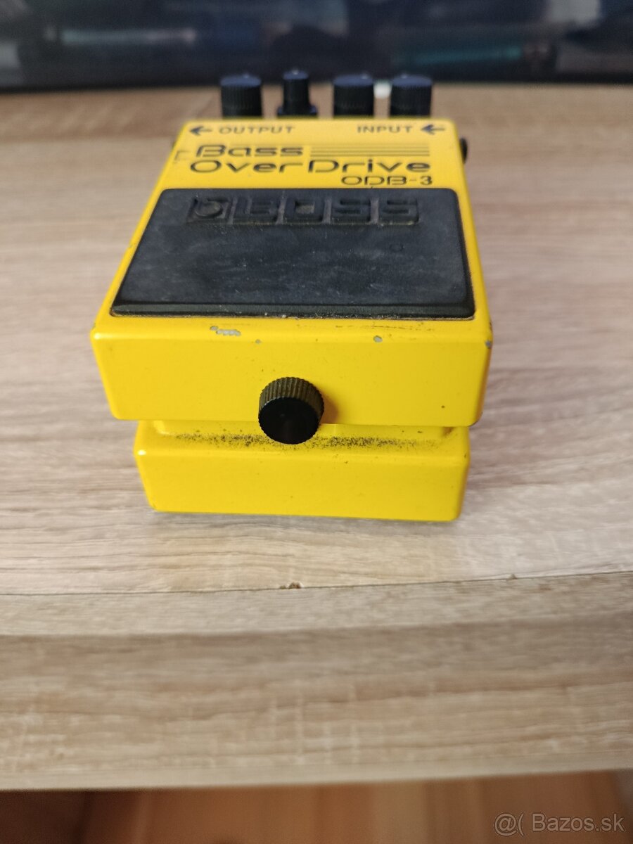 Behringer Ultrabass BX3000T, efekt BOSS Overdrive - 7