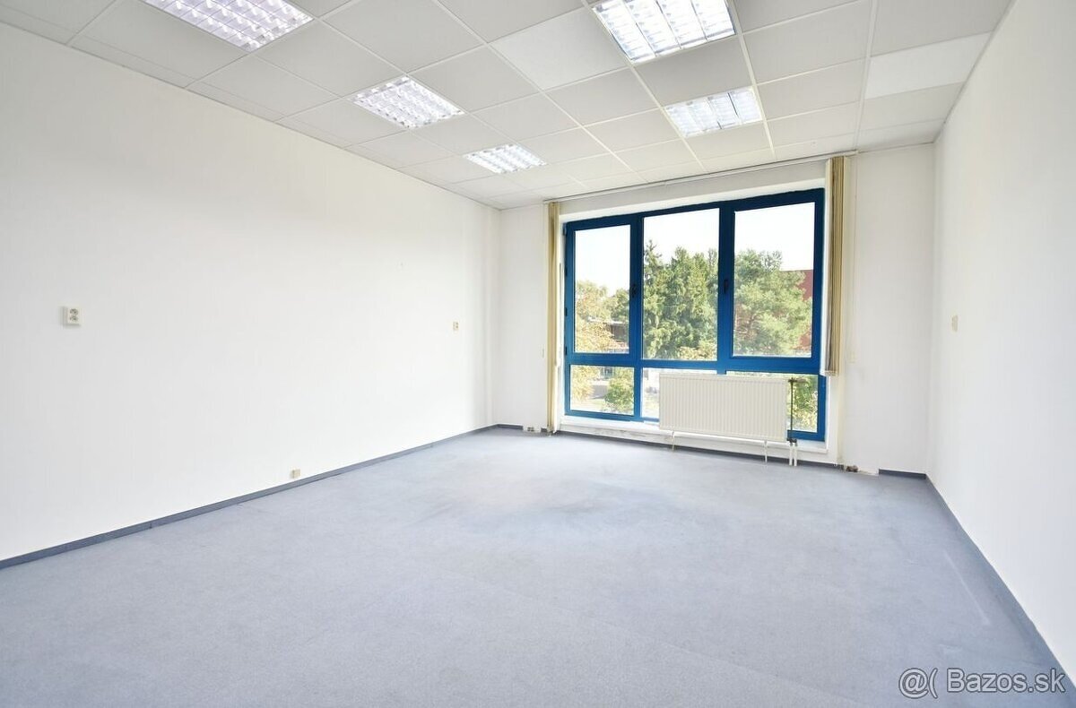 Predaj administratívna budova 1200 m²,s pozemkom na výstavbu - 7