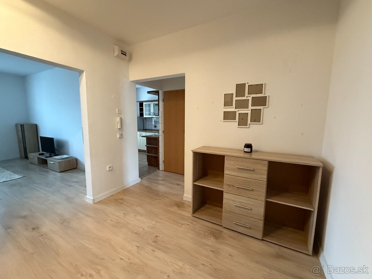 3-izbový byt na prenájom, 70 m2 s lodžiou - 7