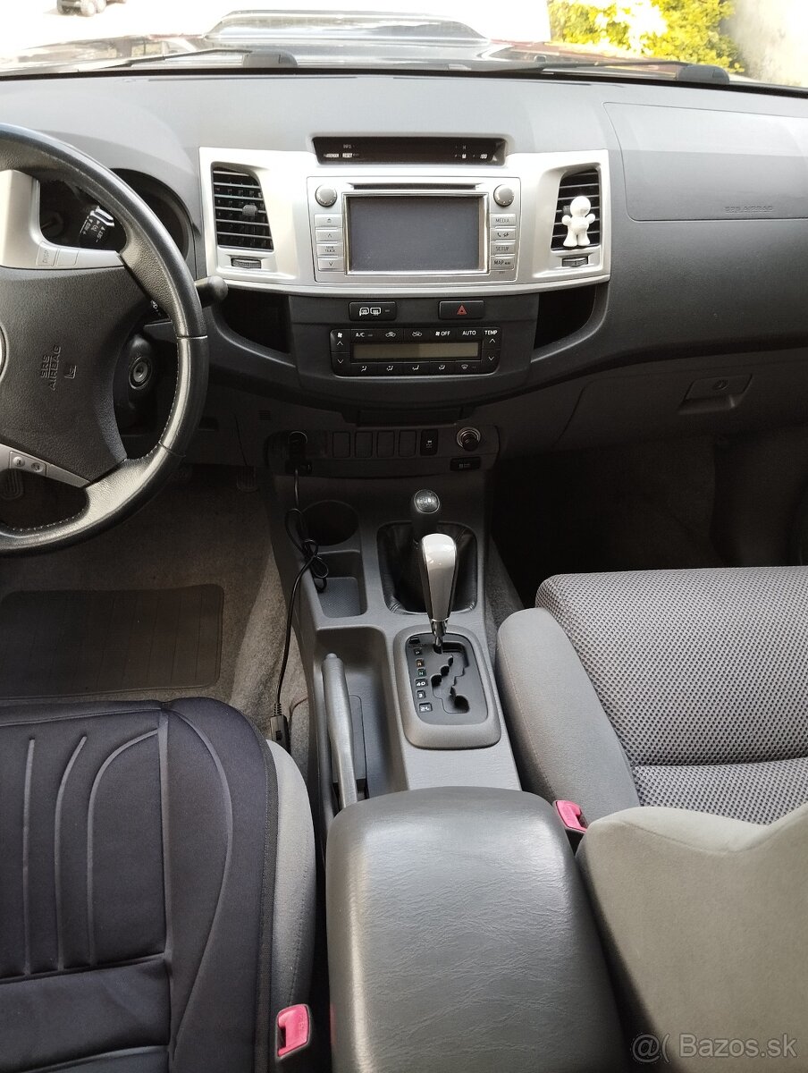 Toyota Hilux 3.0D4D automat - 7