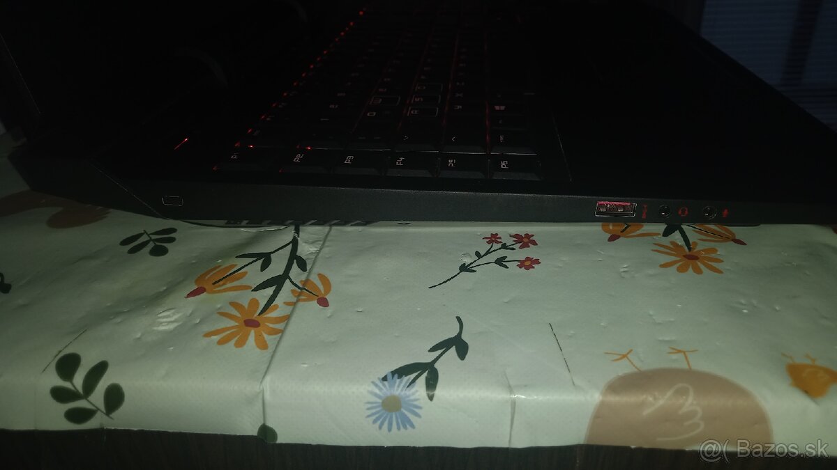 HP OMEN X 17 - 7