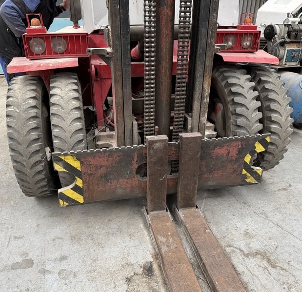 Terénní vysokozdvižný vozík - VZV DVHM 3222 - 7