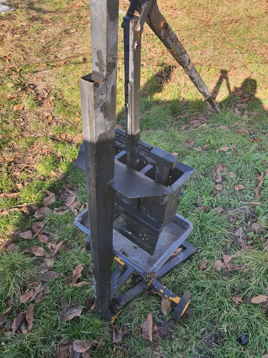 Rucny lis na brikety - 7