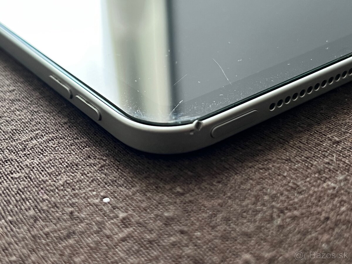 POKAZENÝ Apple iPad Pro 4 gen 12,9” 256gb - 7