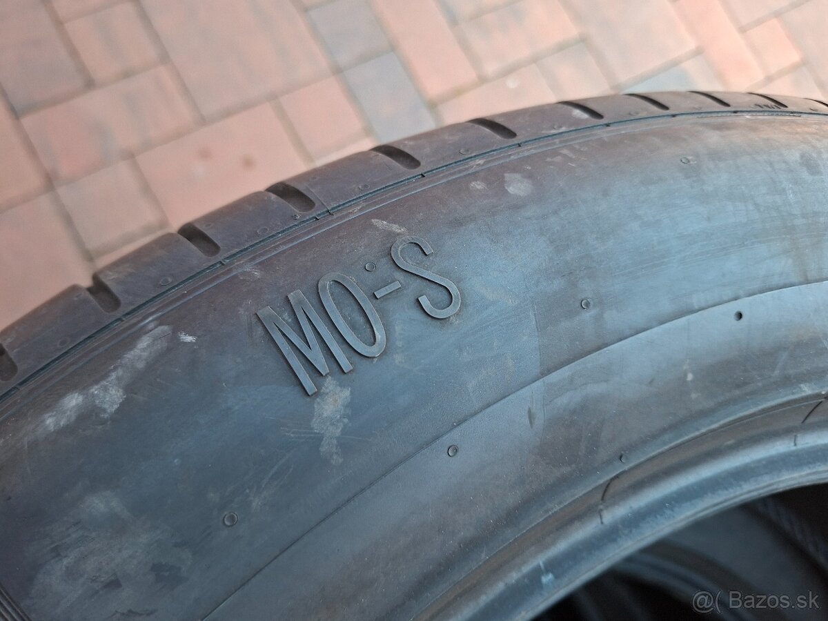 Predám letné pneu.-Pirelli Zero-275/50/20 -113W - - 7