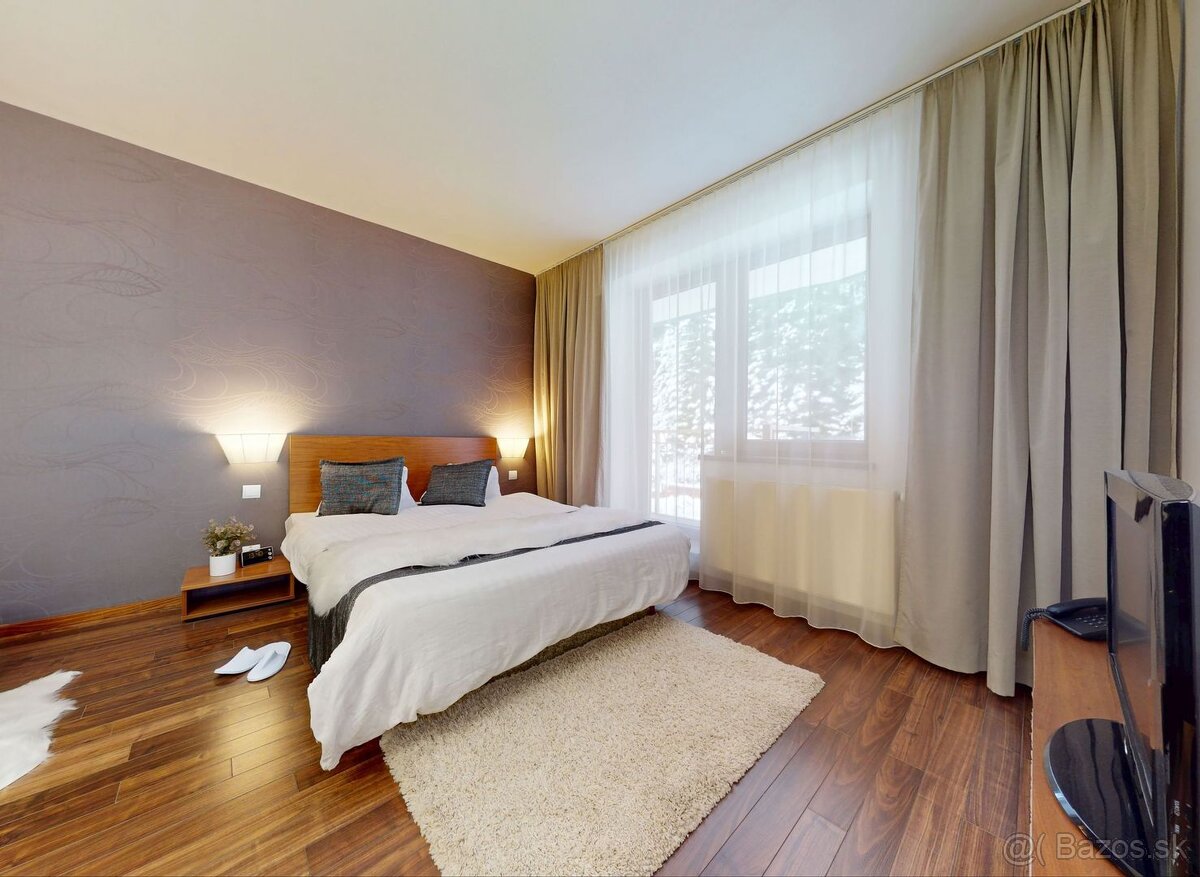 Predaj výnimočného apartmánu s balkónom HNEĎ NA SVAHU v Hote - Mehr