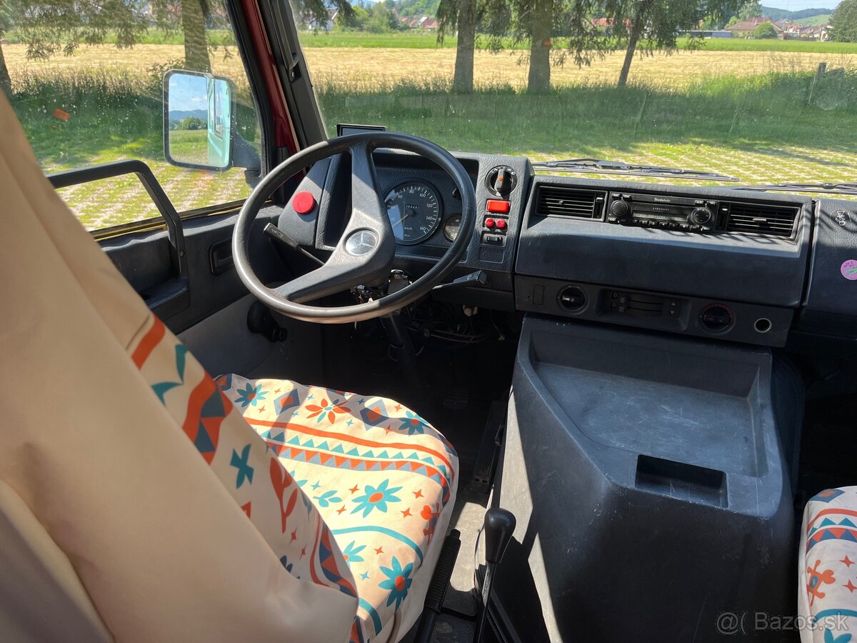 Obytná dodávka Mercedes MB100D - 7