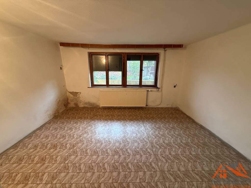 VÝBORNÁ LOKALITA Rodinný dom s garážou Dvory nad Žitavou - 7