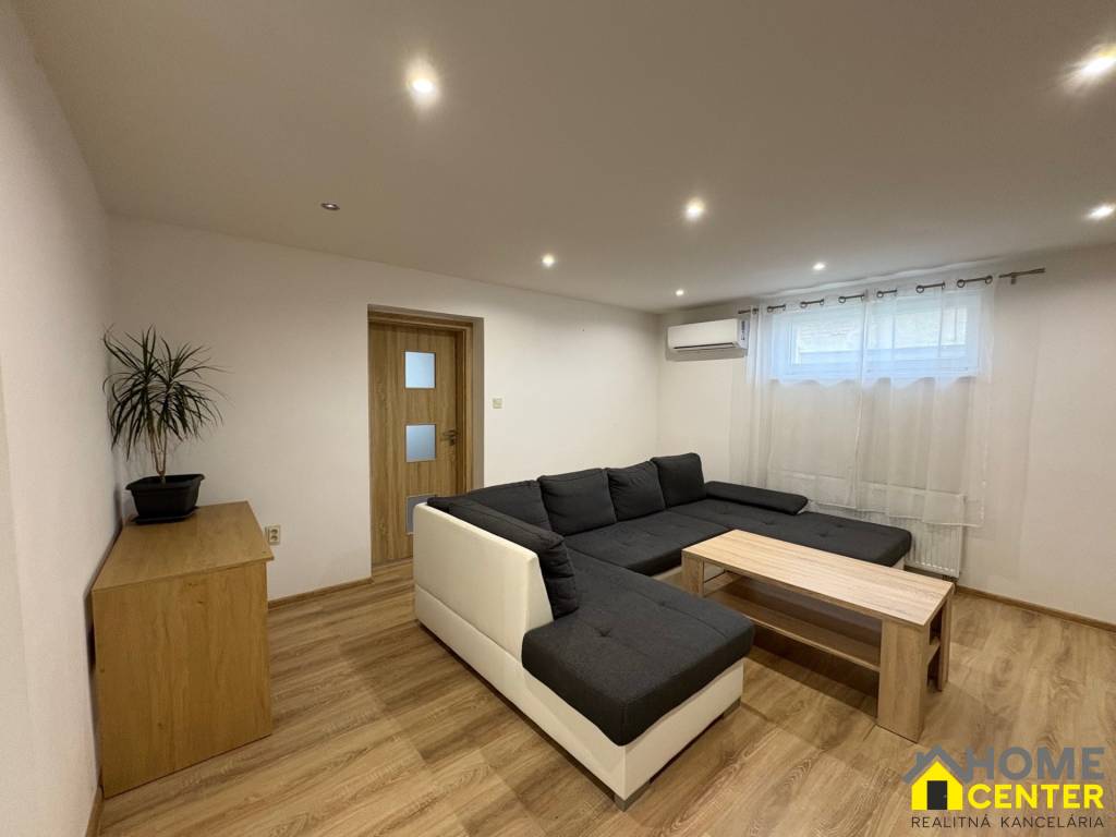 NA PREDAJ 4 izbový zrekonštruovaný rodinný dom v Kolárove - 7