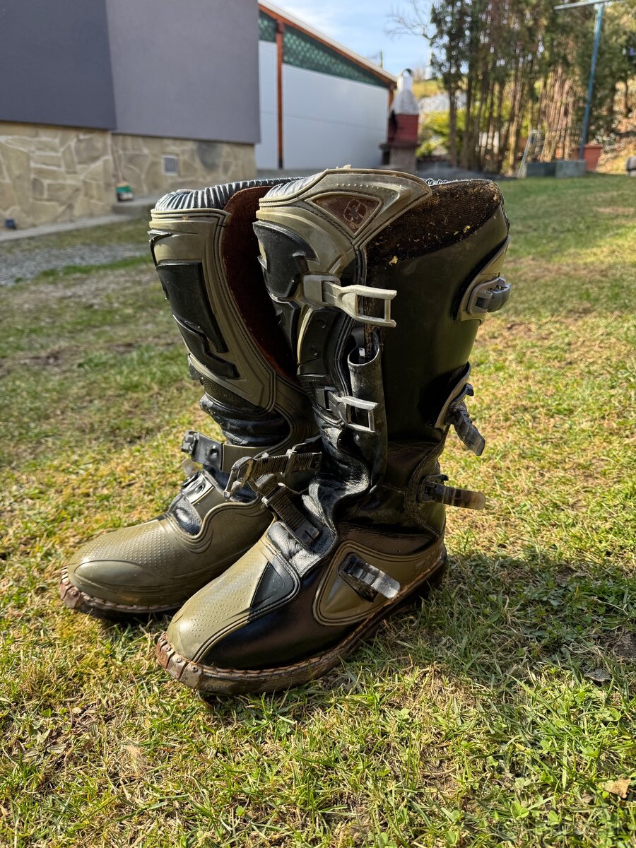 Motocrossova prilba shot - 7