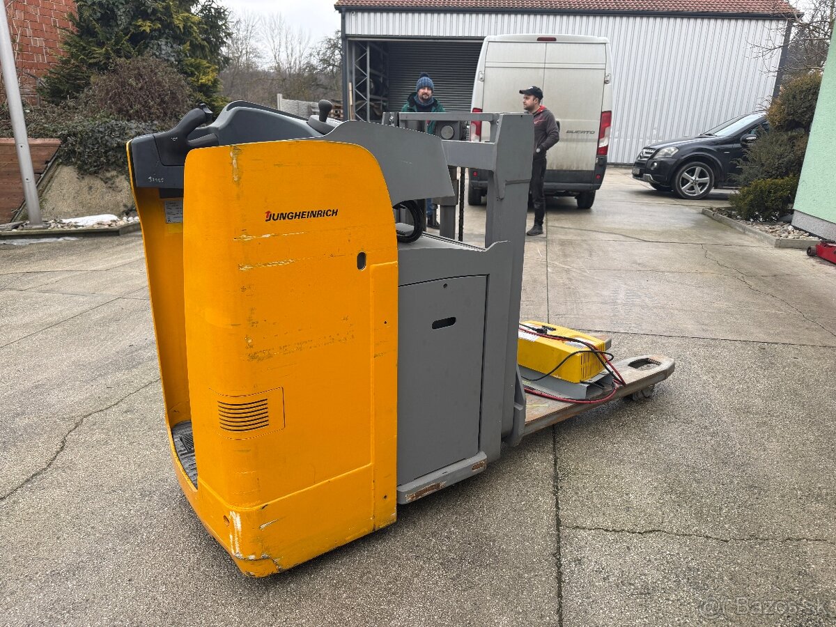 Jungheinrich ESD 120 - 7