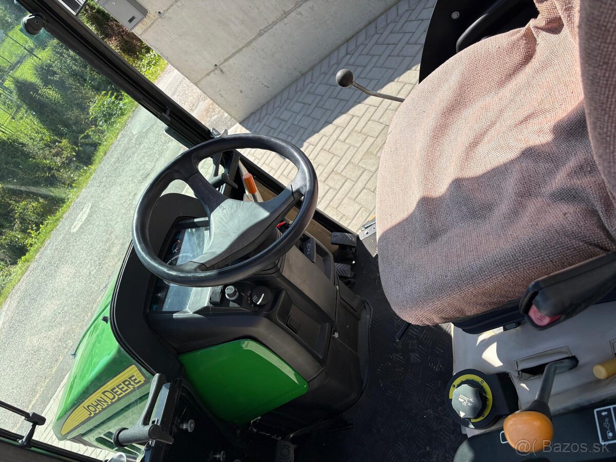 John Deere 1026R - 7