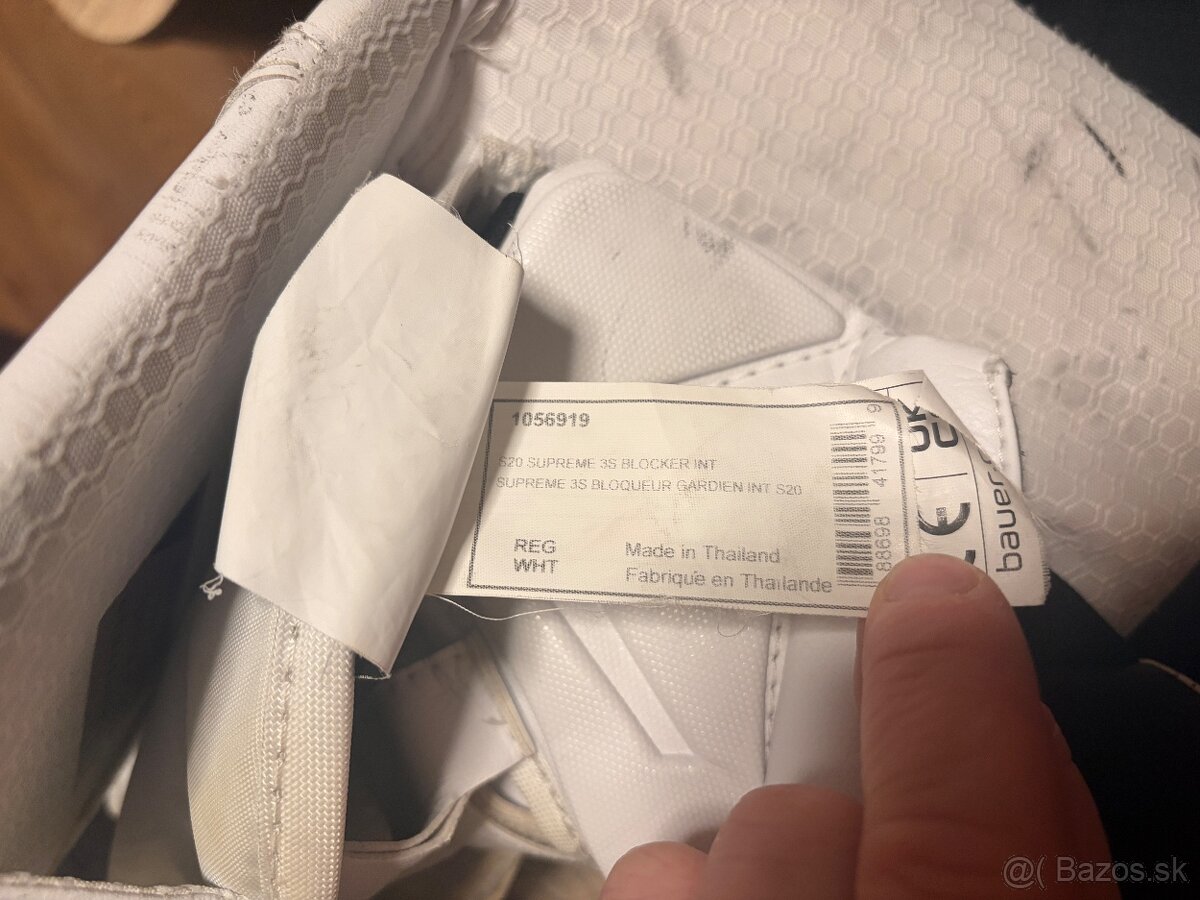 Brankarske hokejove rukavice,kolenacky,suspenzor,prilba - 7