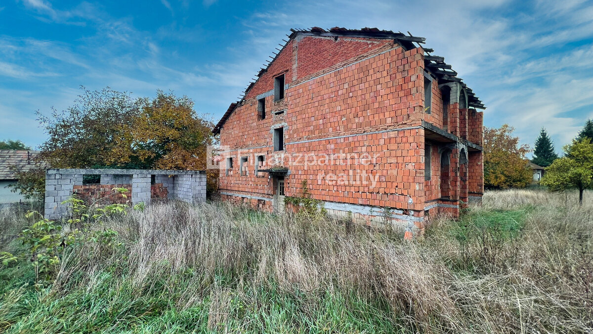 Rodinný dom s pozemkom 1424 m², Dolný Pial, Levice - 7