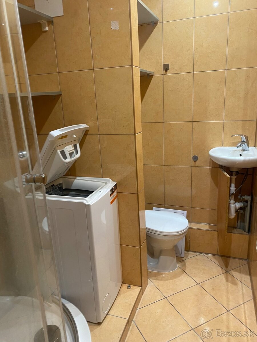 Garzónka – banisko DK - 7