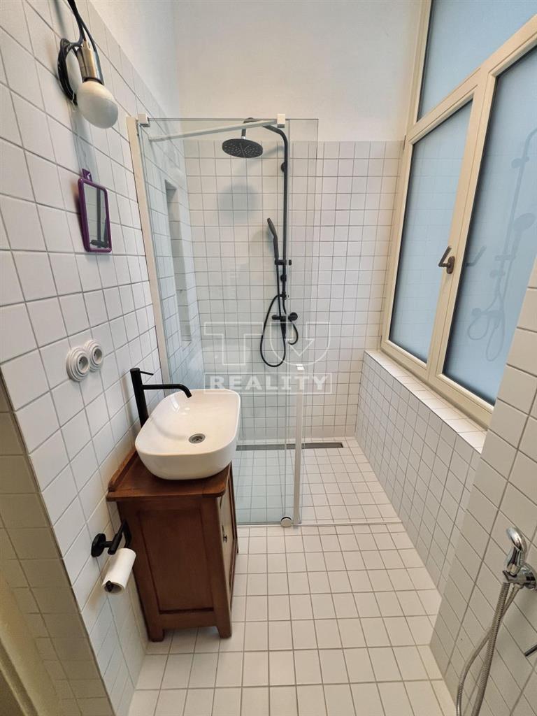 Na predaj 2-izbový apartmán v centre Banskej Štiavnice - 7