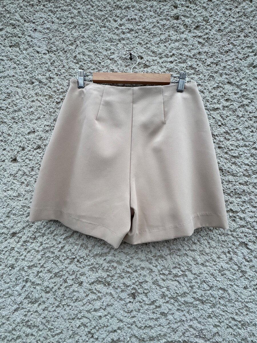 SET: zelený +béžový - 7