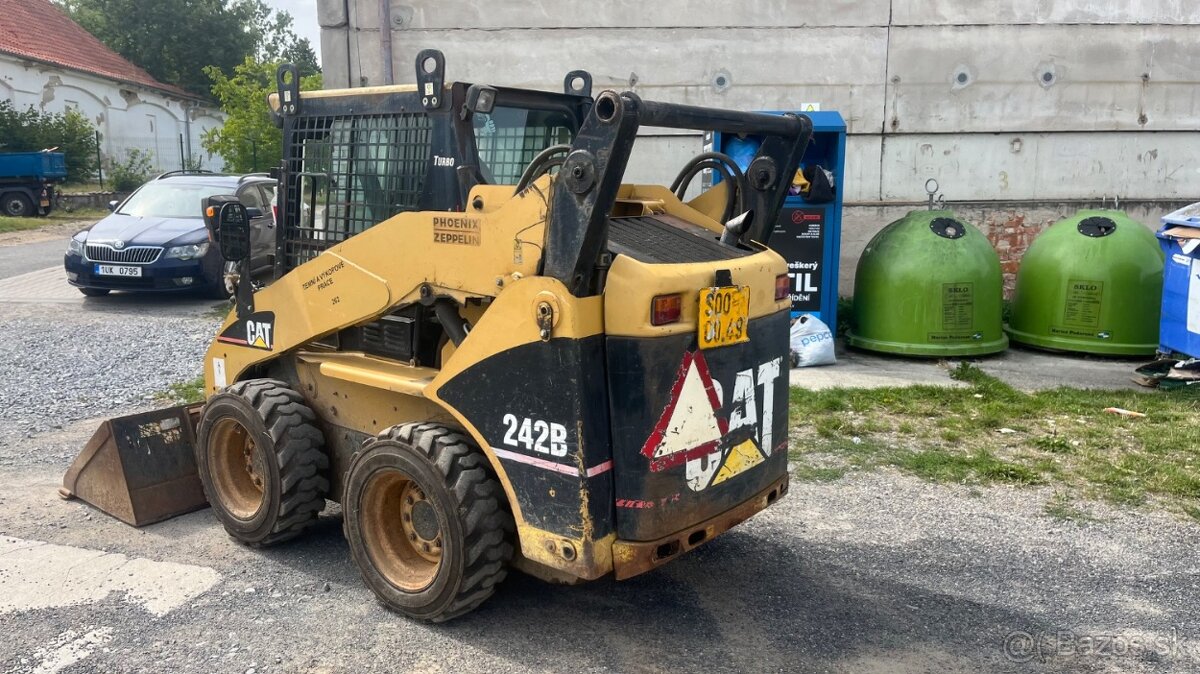 CATERPILLAR 242 B 4X4 - 7