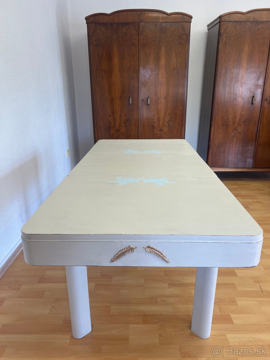 Renovovaný drevený rozkladací jedálenský stôl - 7