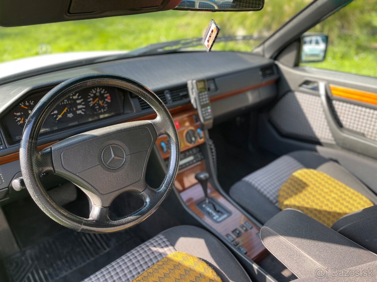 Mercedes-Benz C124 230 CE - 7