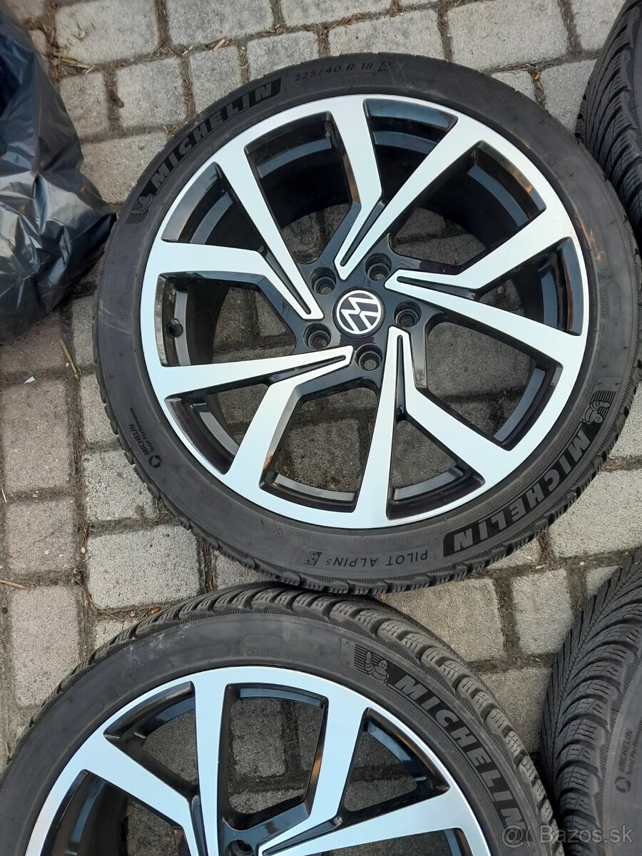 Pneu zimne 225/40 r18 - 7