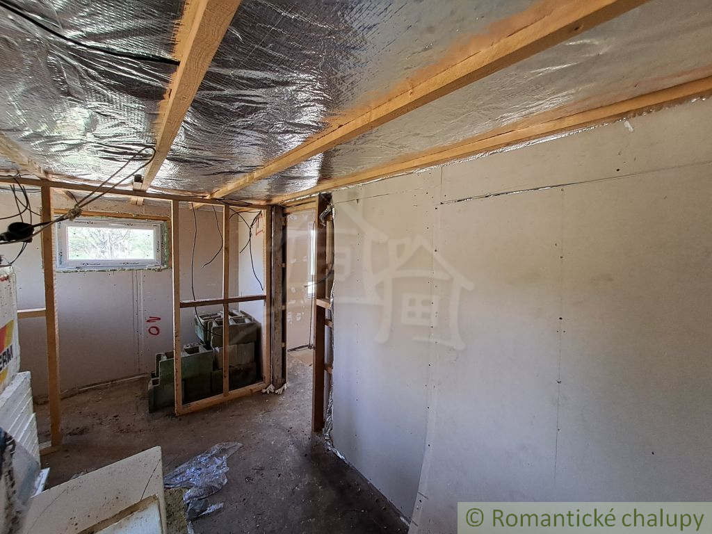 Rozostavaná chatka v rekreačnej oblasti Moravany nad Váhom - 7