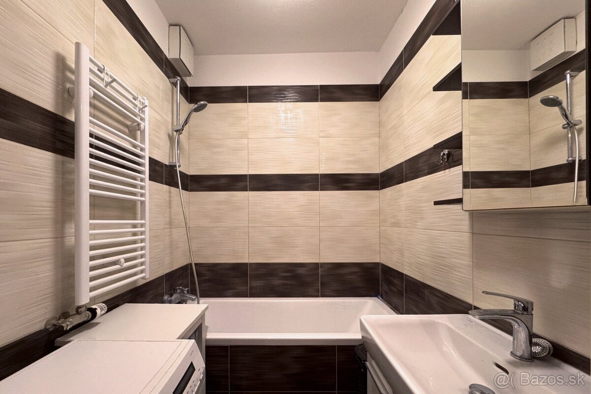 IHNEĎ VOĽNÝ | 2,5 - izbový byt so samostatnou garážou - 7