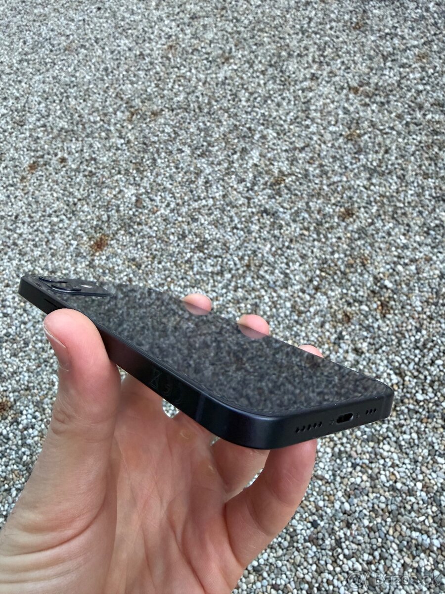 IPhone 12 - baterie 94% - 7