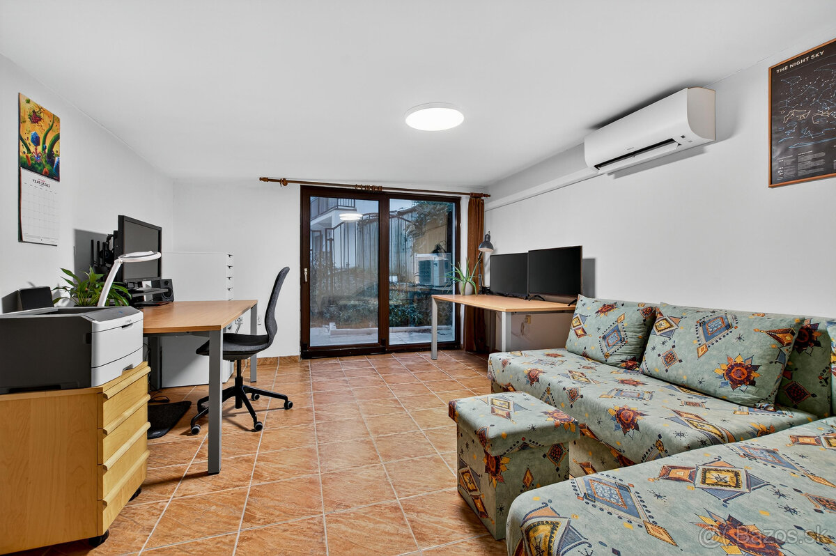 Na predaj - Priestranný 5-izbový rodinný dom s krytým bazén - 7