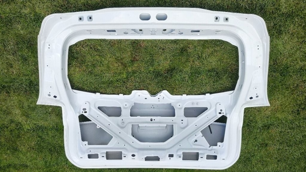 Mercedes B -class W247 2018 - zadna kapota kufor veko dvere - 7