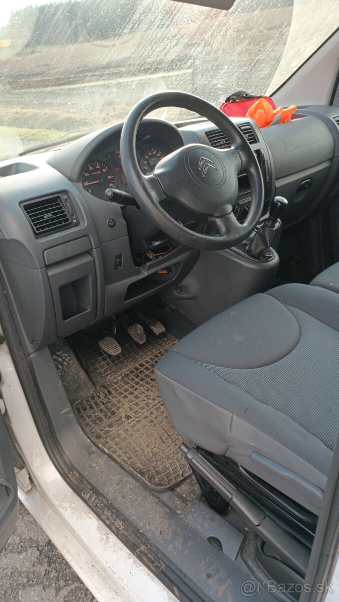 Citroën Jumpy 1,6Hdi Klima Koupeno v ČR 2015 - 7
