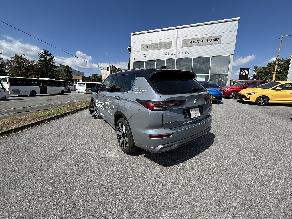 Mitsubishi Outlander PHEV INSTYLE 4x4 - 7