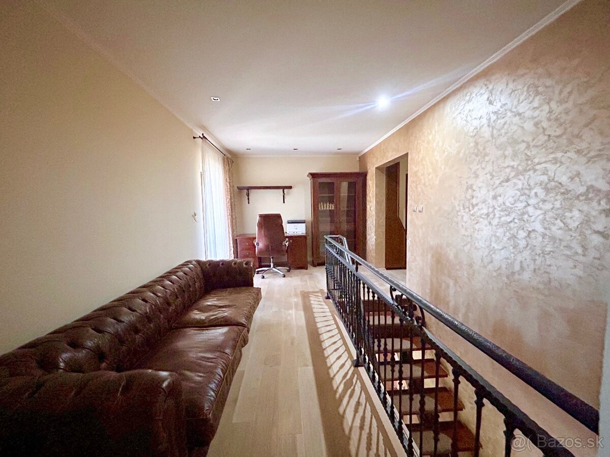 Na predaj impozantná štýlová 5-izbová rodinná vila - 7