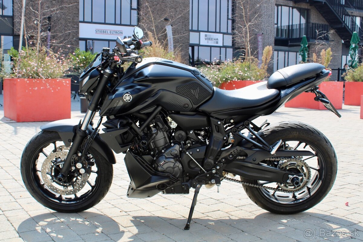 Yamaha mt 07 - 7