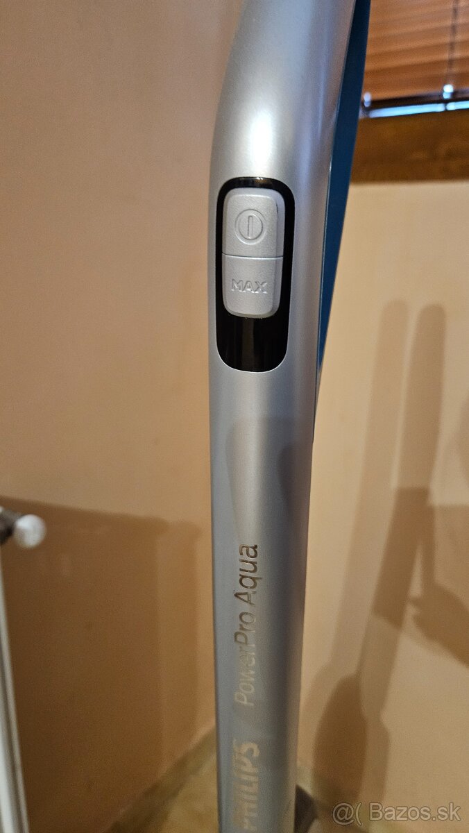 Ručný vysavac 2v1 aqua pro - 7