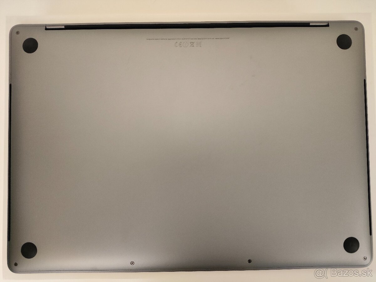 MacBook Pro 15 2017 | i7 • 16GB • 1TB SSD - 7