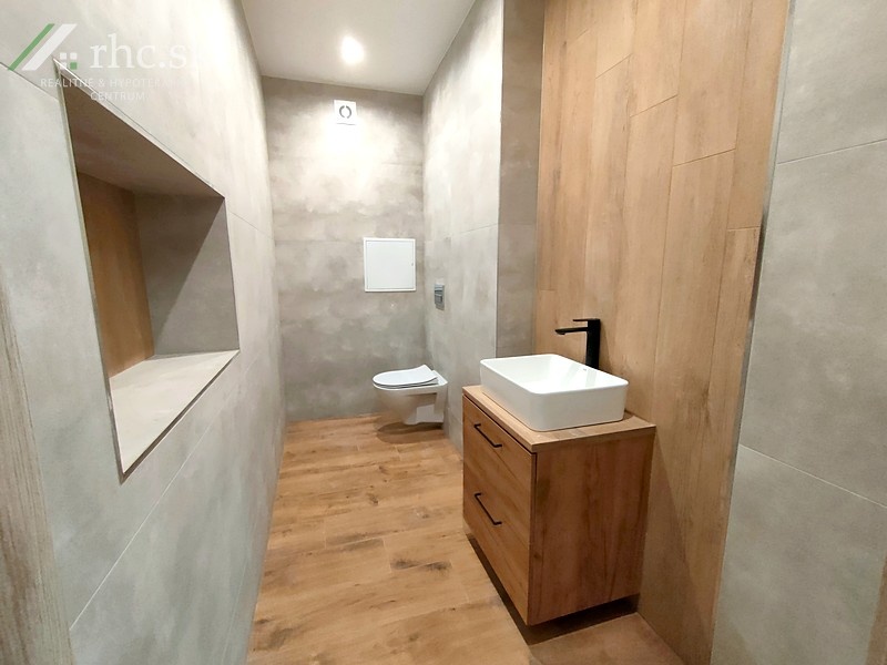 PRENÁJOM KANCELÁRIE, OBCHODNÉ A SKLADOVÉ PRIESTORY S PRIVÁTN - 7