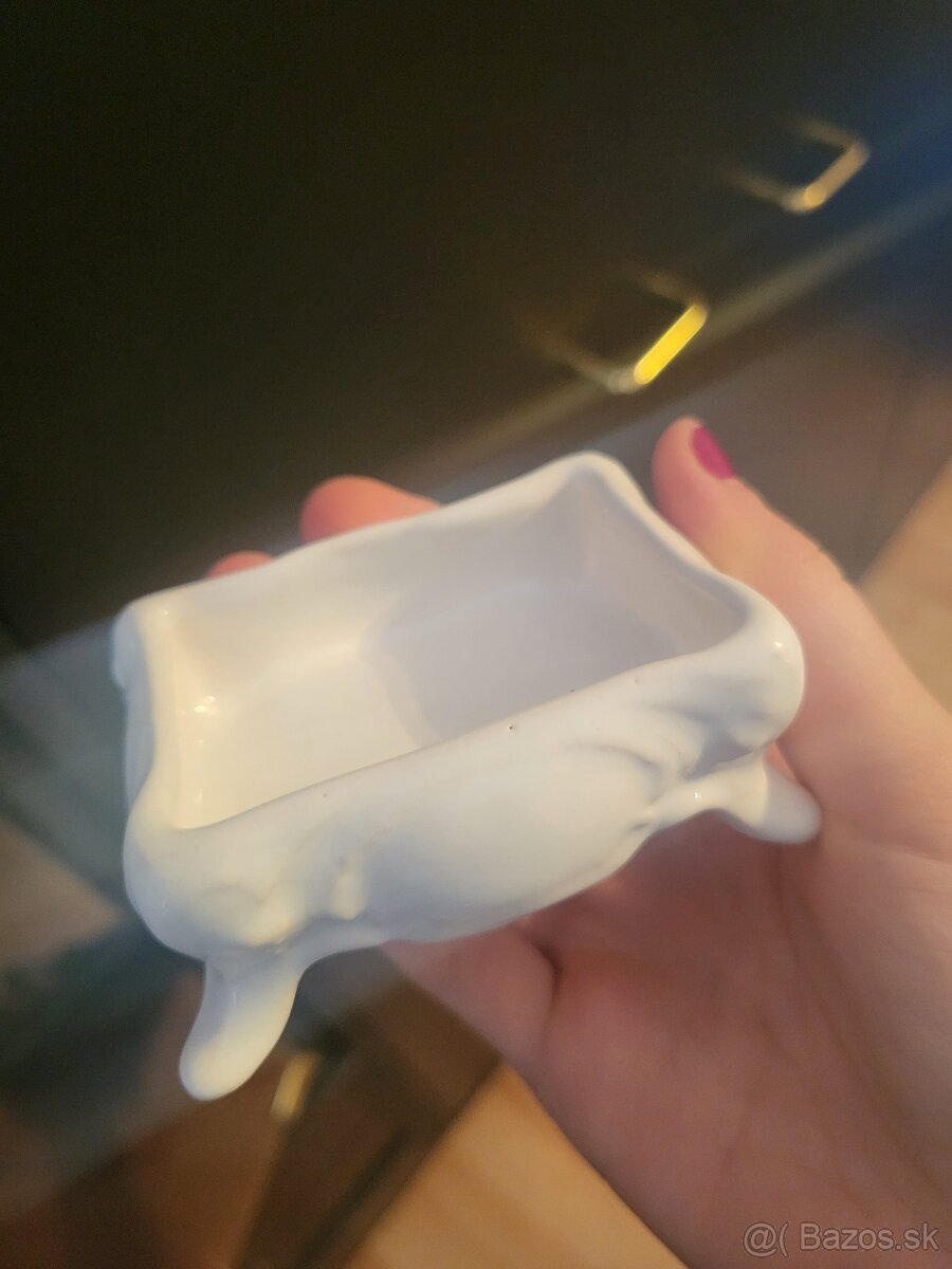 Biele vázičky a popolník - 7