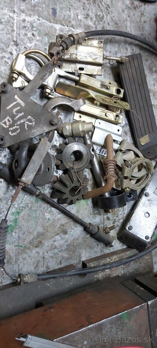 Predám diely na avia sklápač multicr 25 - 7