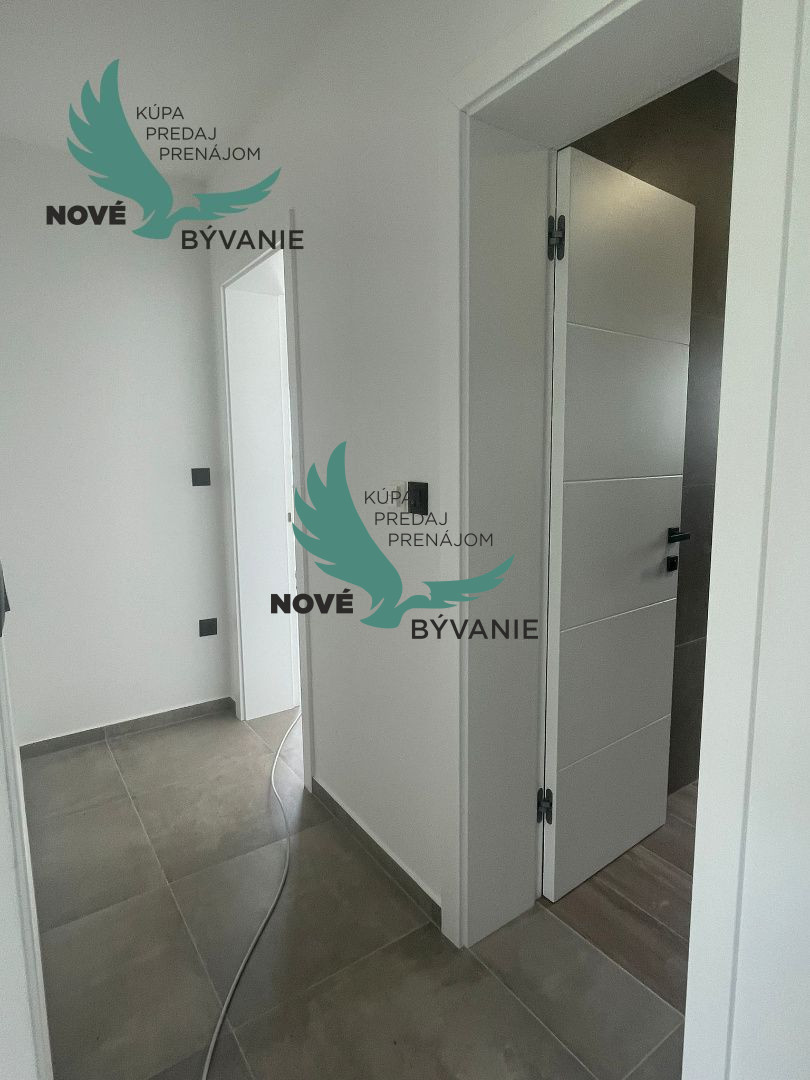 Luxusná novostavba len 70m od mora s výhľadom na more v Chor - 7