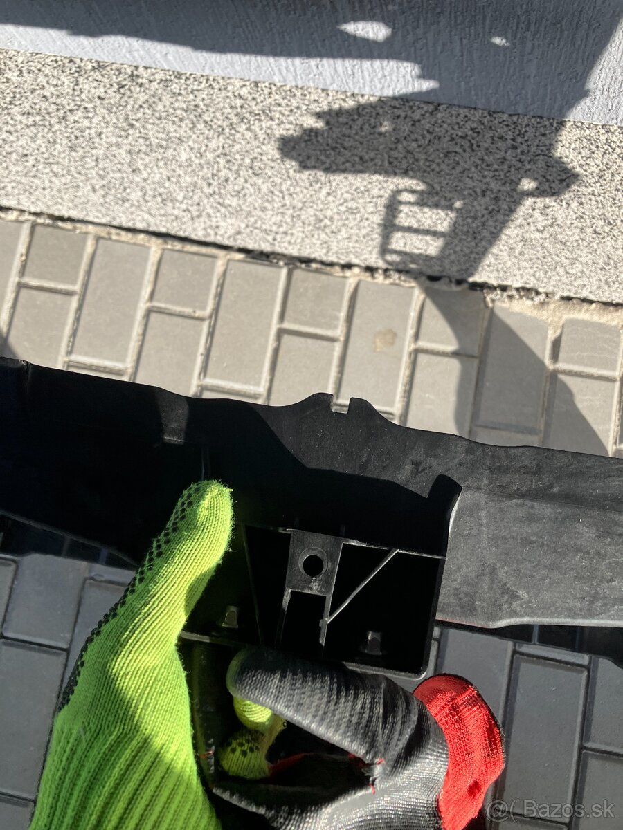 chladicova stena audi q7 4m 15- - 7