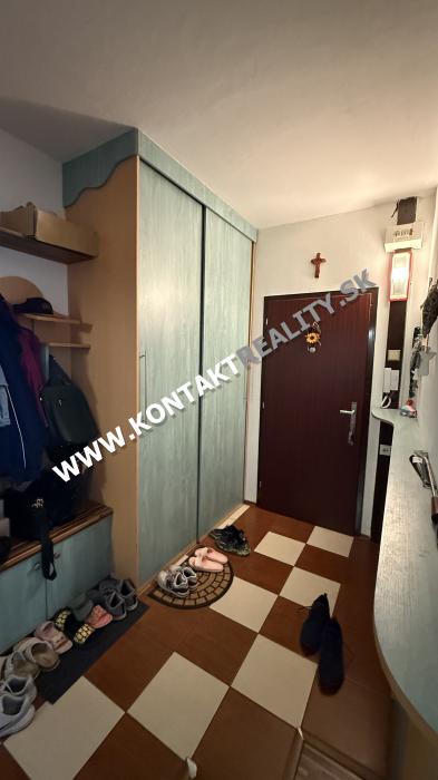 3 izb. byt, ulica SNP Sečovce 72 m2, lodžia, čiast. rek. - 7